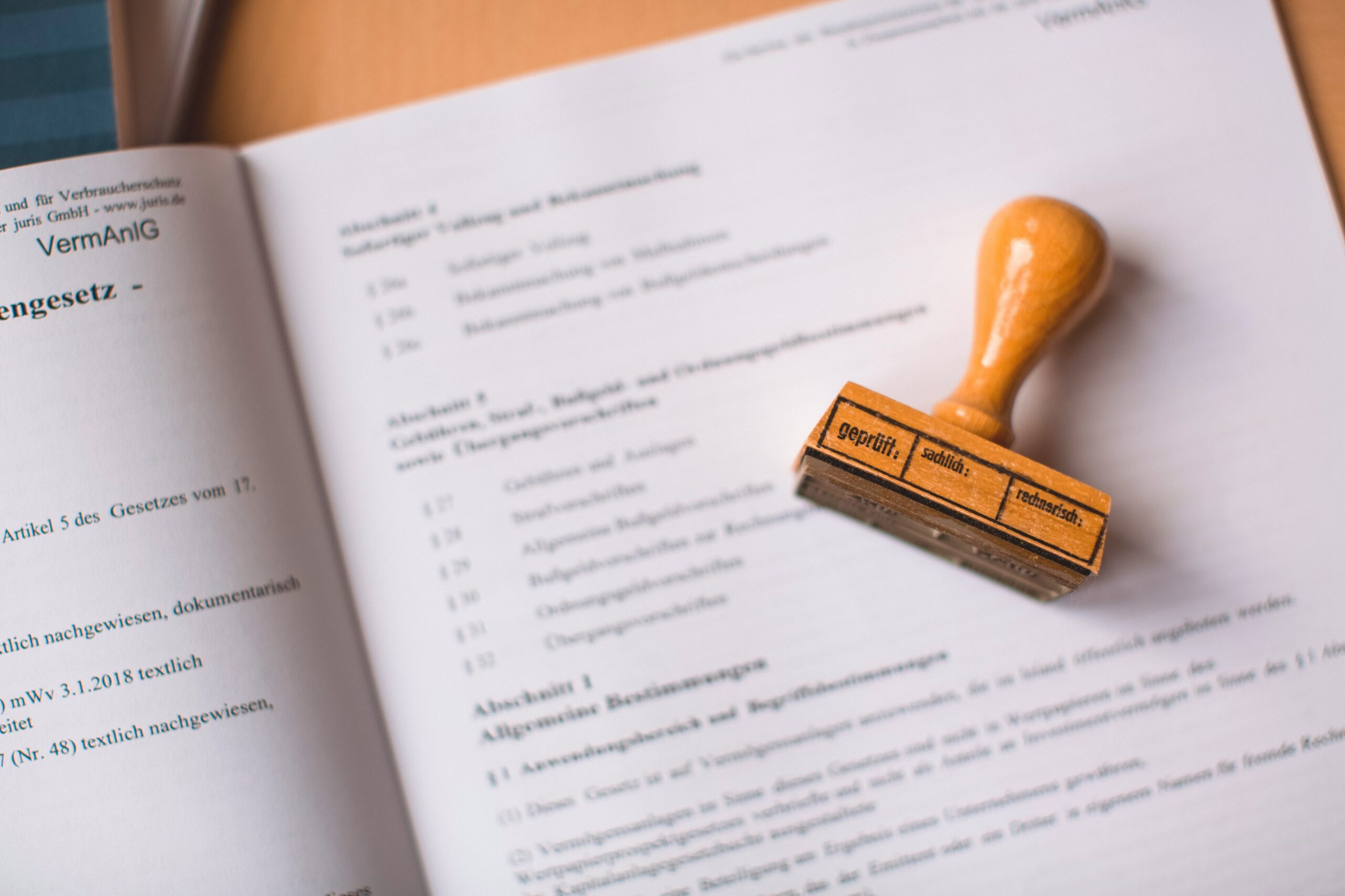 How to Navigate the Legal Aspects of Running a Business    
