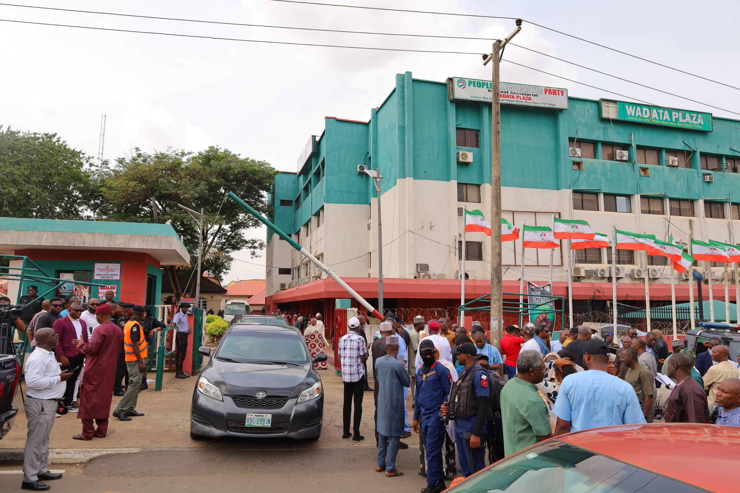 Tinubu’s 14-Day Notice: PDP Plaza Sealing Sparks Debate